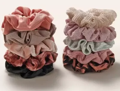 Set de collets para el cabello con diferentes diseños, colores y materiales