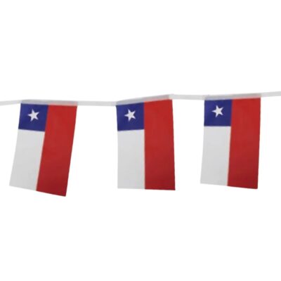 Guirnalda de Banderas de Chile colgada para decoración de Fiestas Patrias